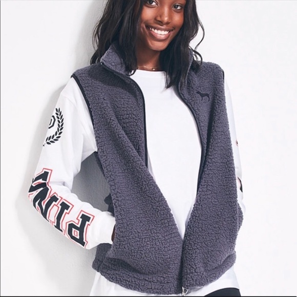 ❌SOLD❌ VS PINK Sherpa vest - Picture 4 of 4